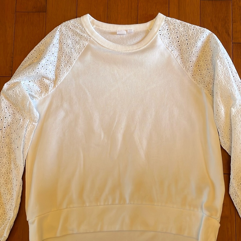 Gap white sweatshirt